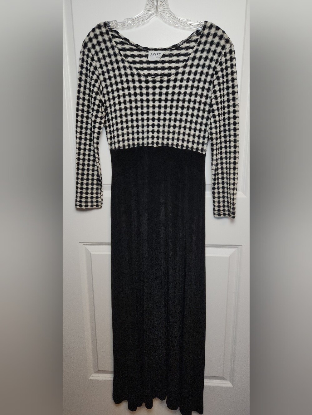 Black and White Long Sleeve Slinky Maxi Dress Size M